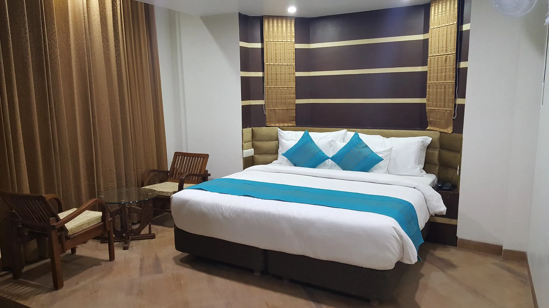 DLS Rock Castle Room