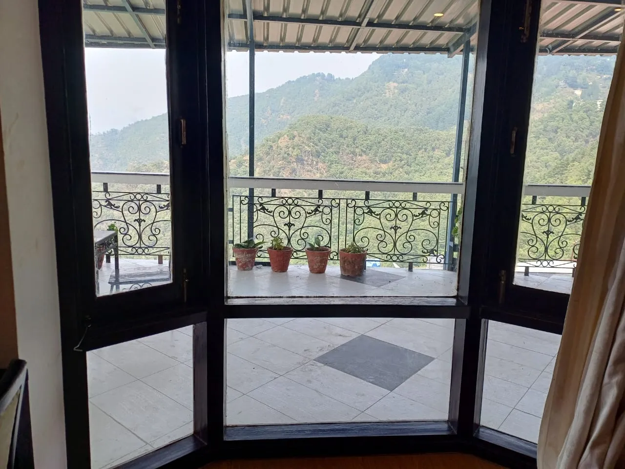 Hotel Tigers Roare Common Area