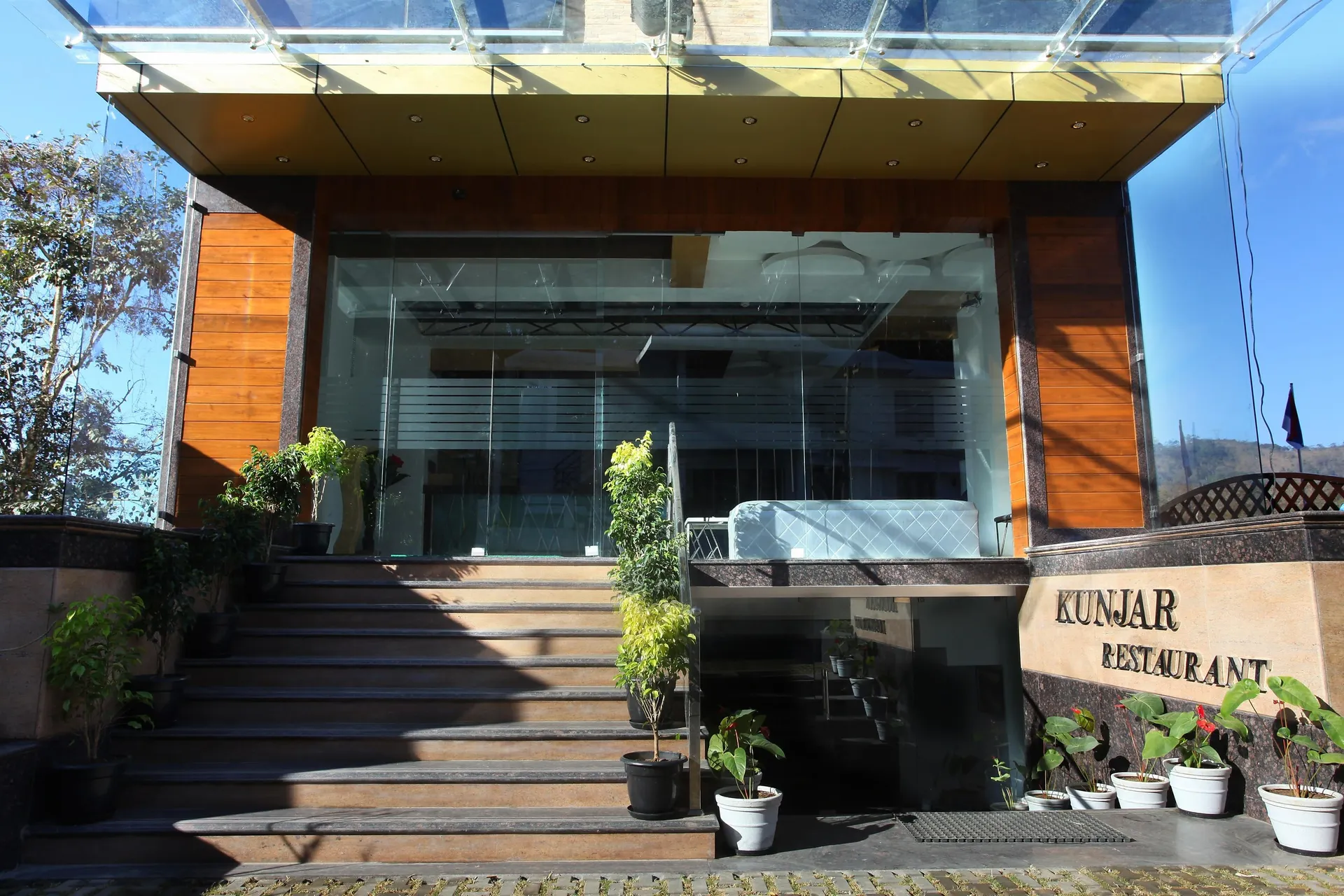 Hotel Tigers Roare Entrance