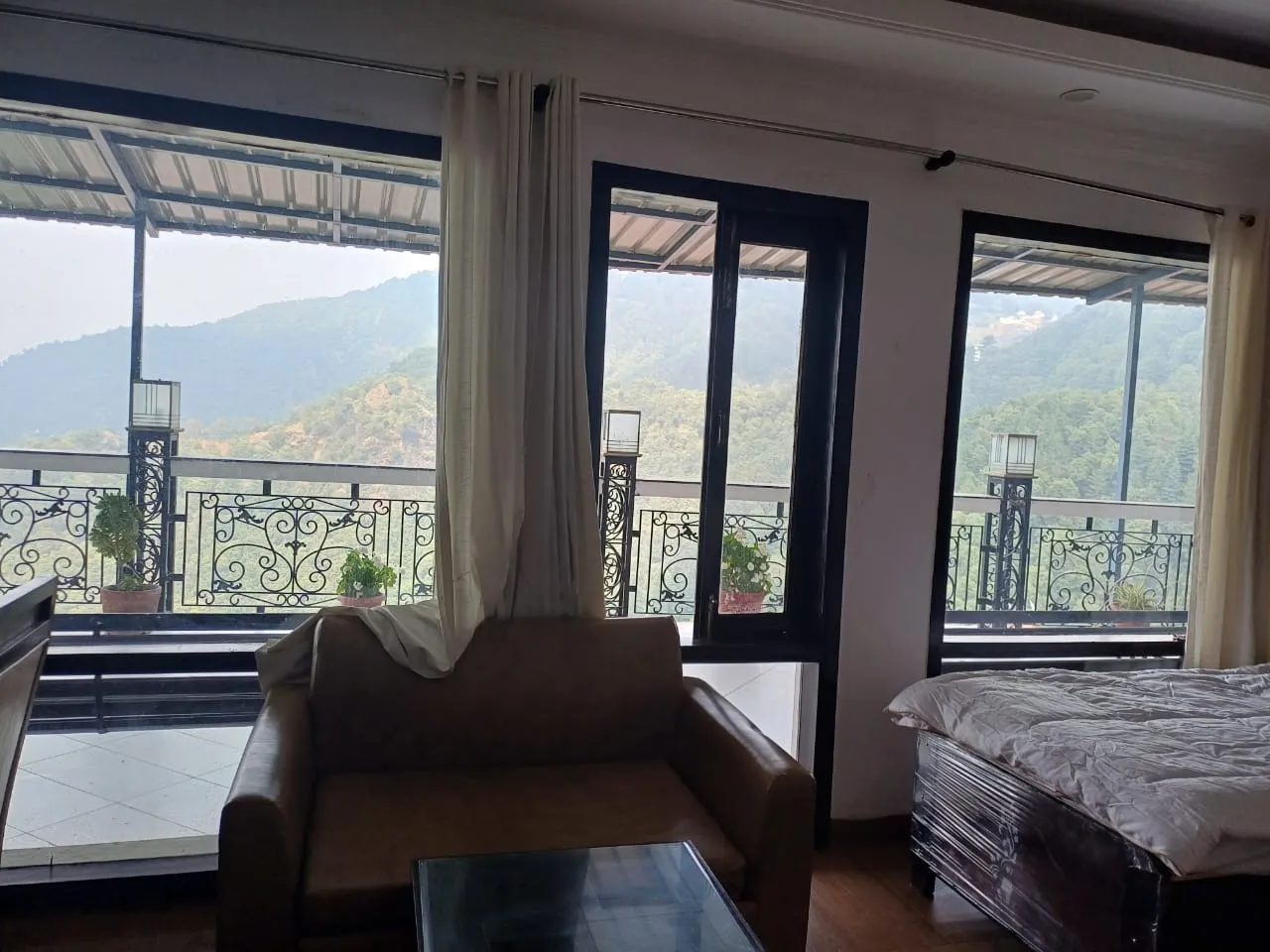 Hotel Tigers Roare Outdoors