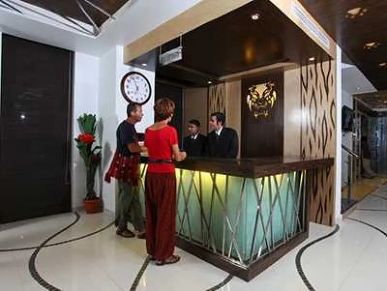 Hotel Tigers Roare Reception
