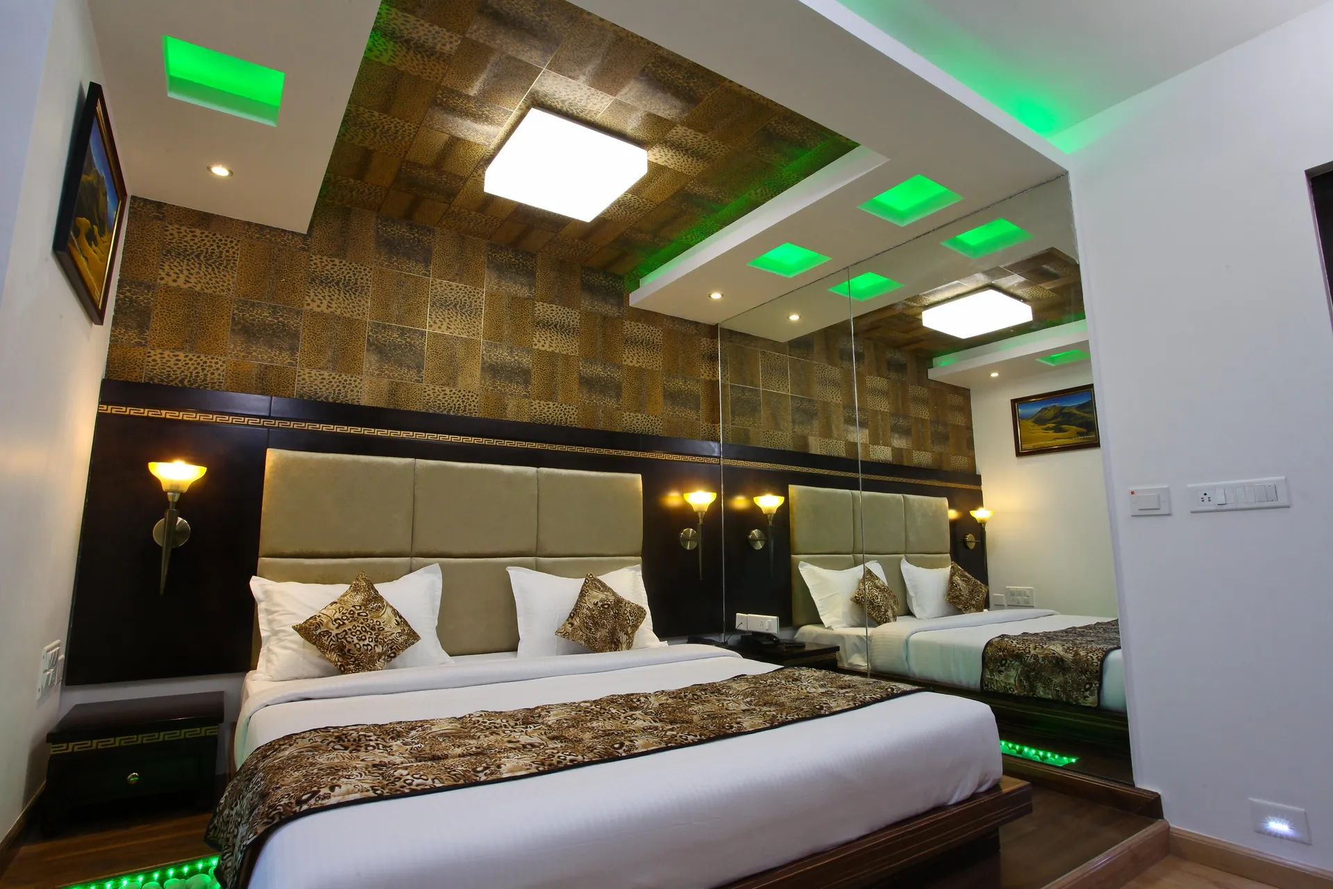 Hotel Tigers Roare Room