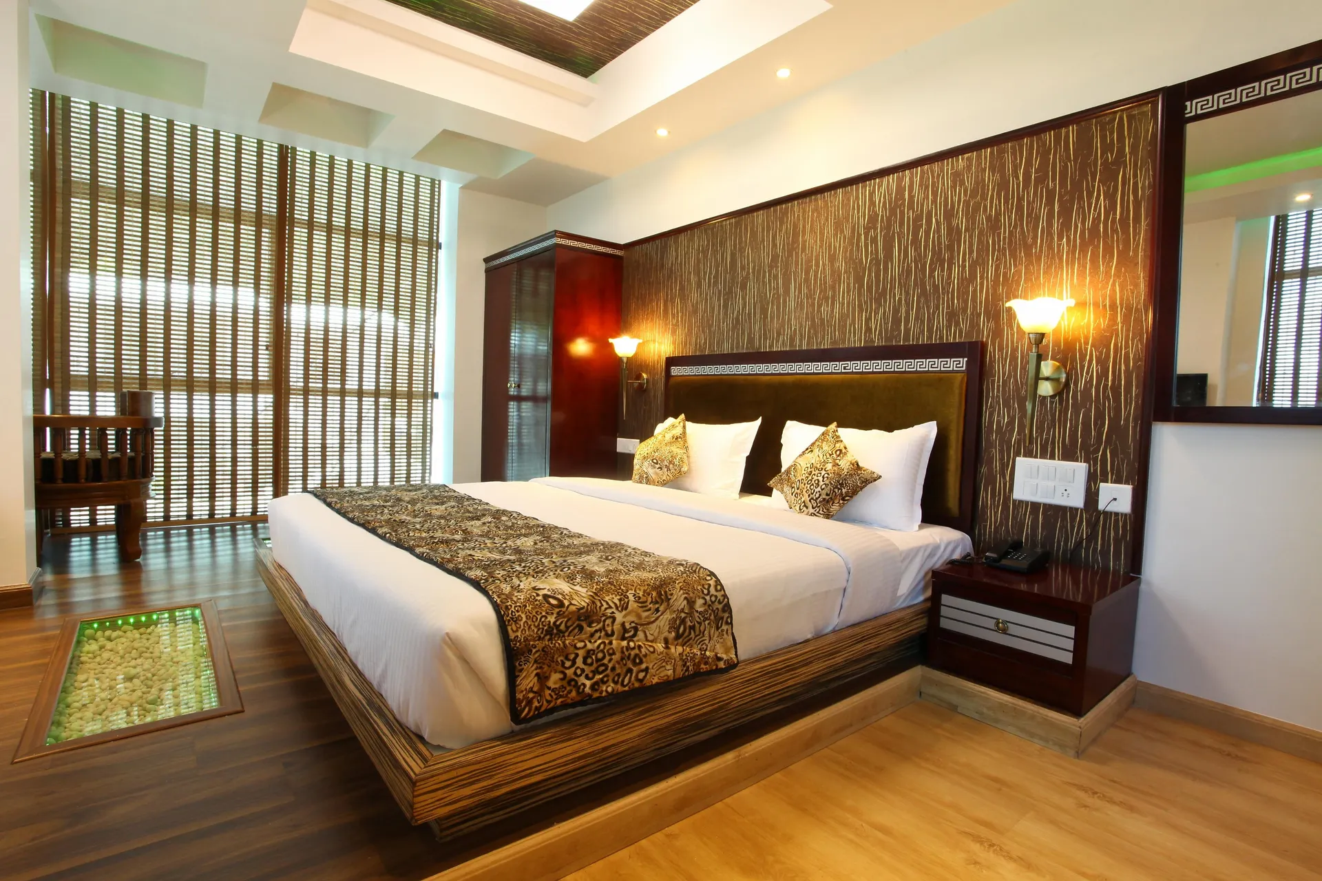 Hotel Tigers Roare Room