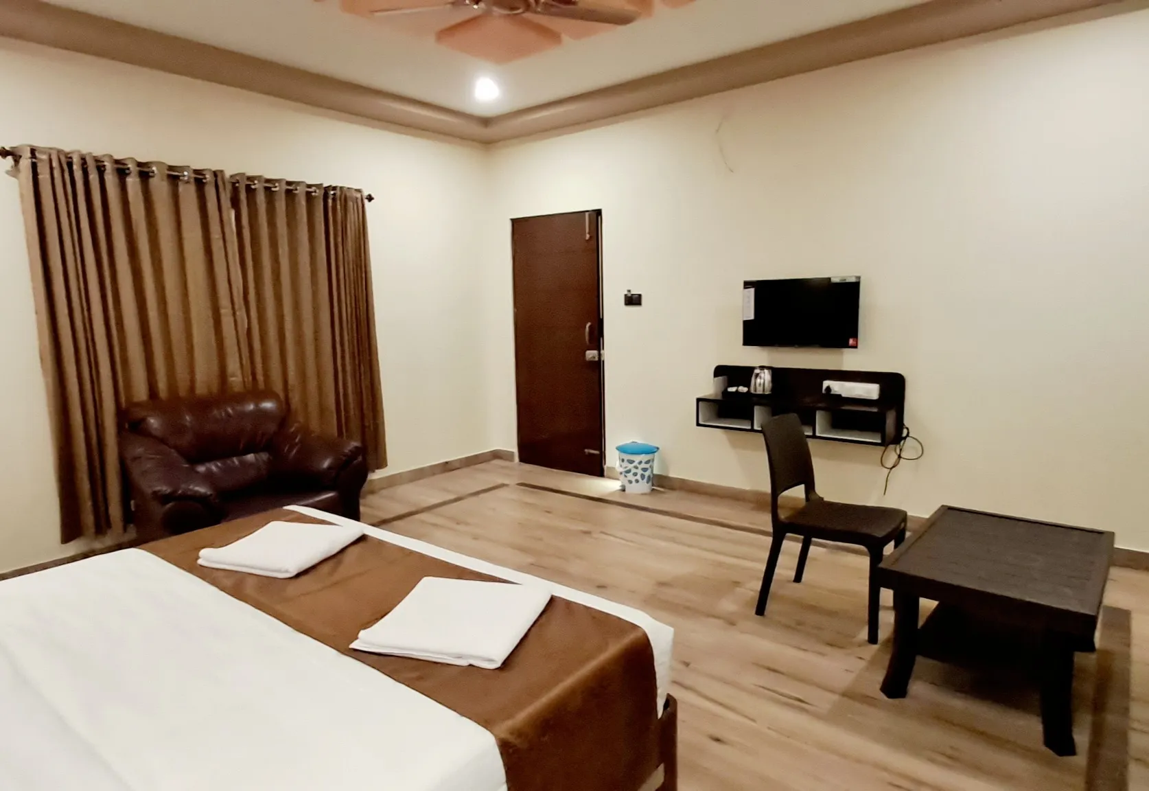 iHotels Yercaud. Entrance