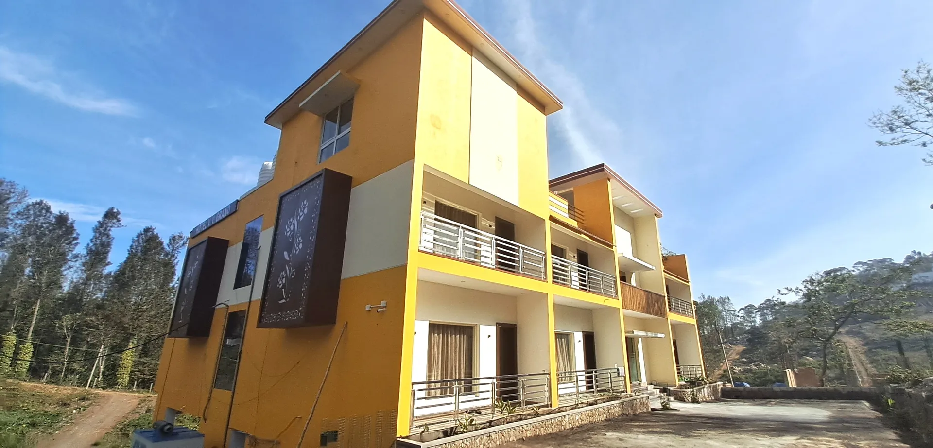 iHotels Yercaud. Facade