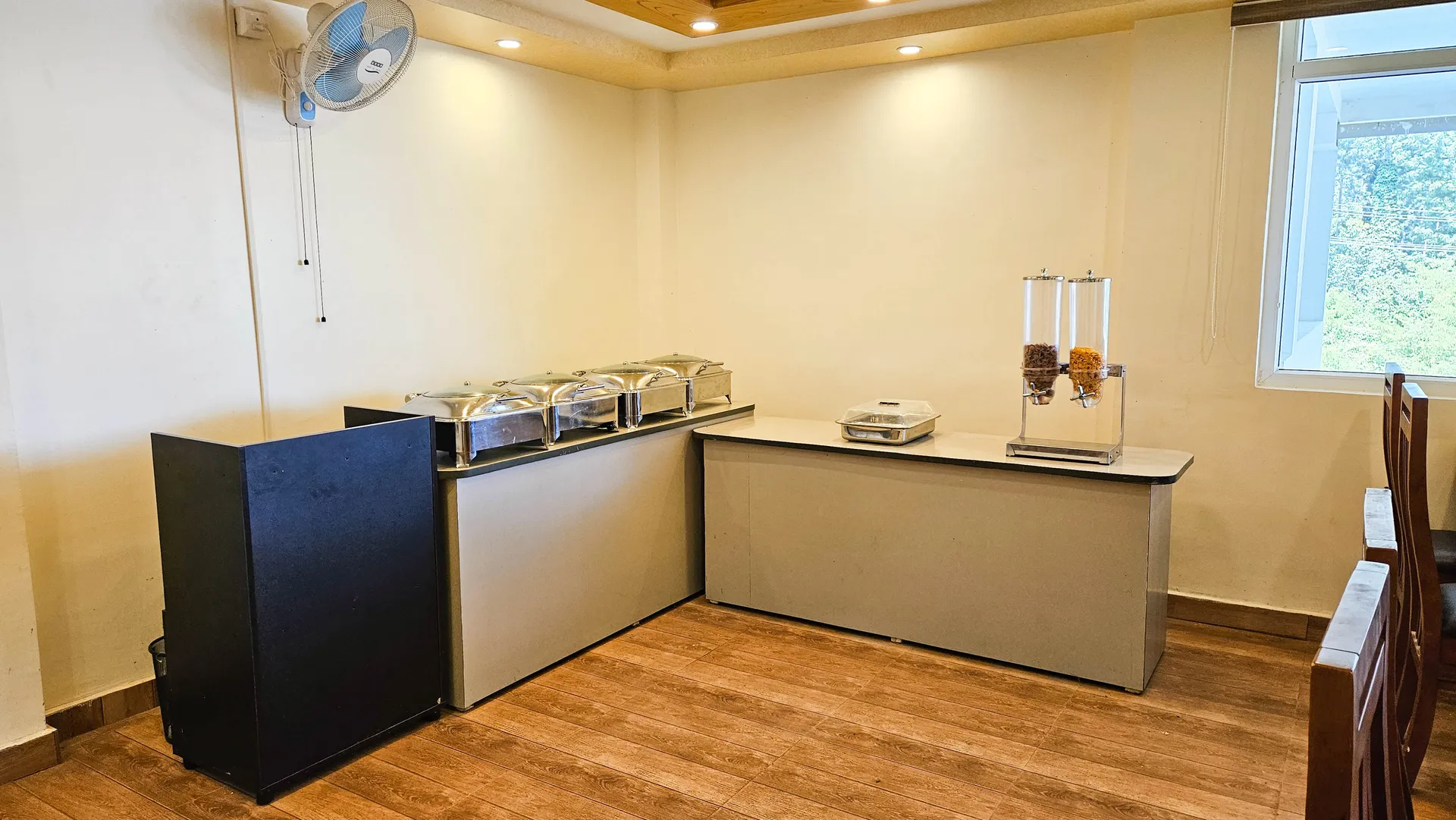 iHotels Yercaud. Reception