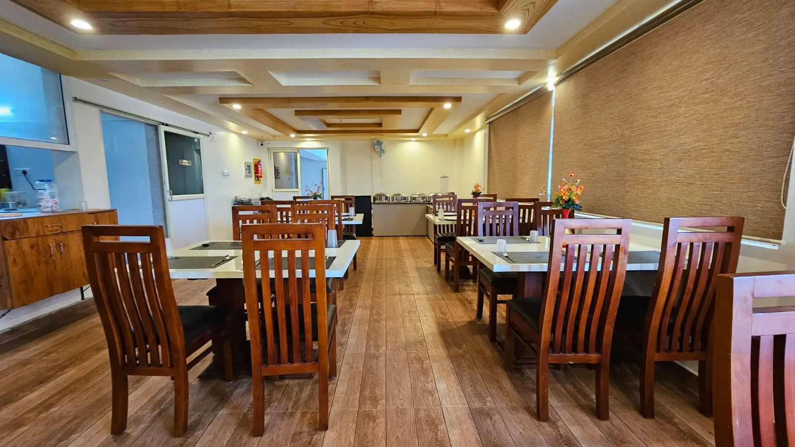 iHotels Yercaud. Restaurant