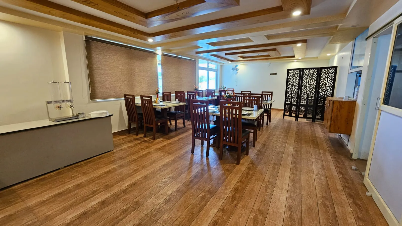 iHotels Yercaud. Restaurant