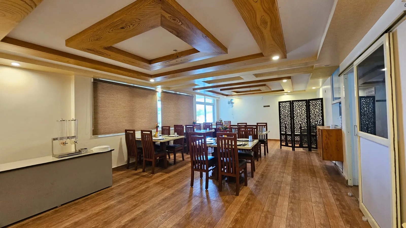 iHotels Yercaud. Restaurant