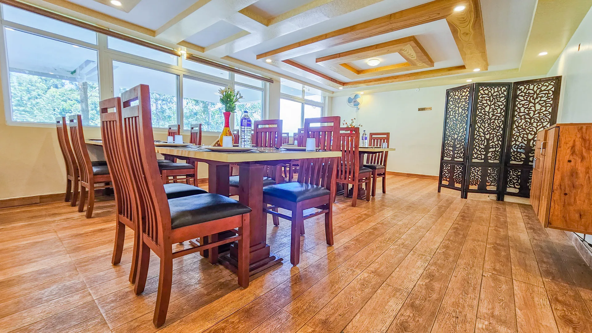 iHotels Yercaud. Restaurant