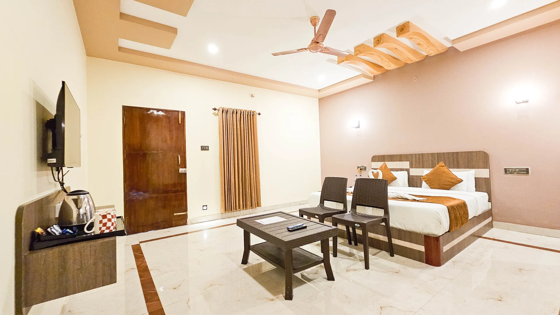 iHotels Yercaud. Room