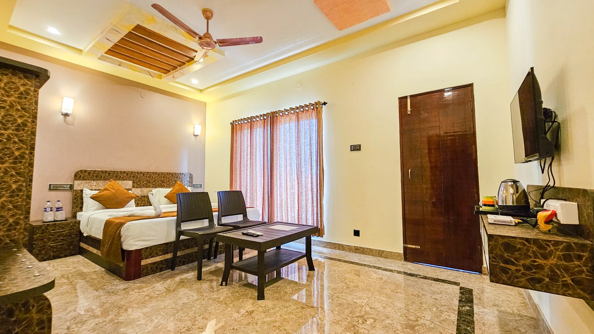 iHotels Yercaud. Room