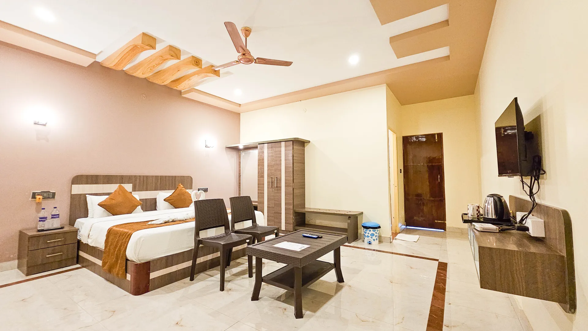 iHotels Yercaud. Room