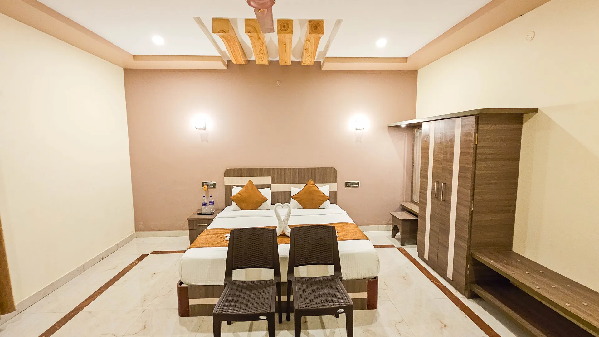 iHotels Yercaud. Room
