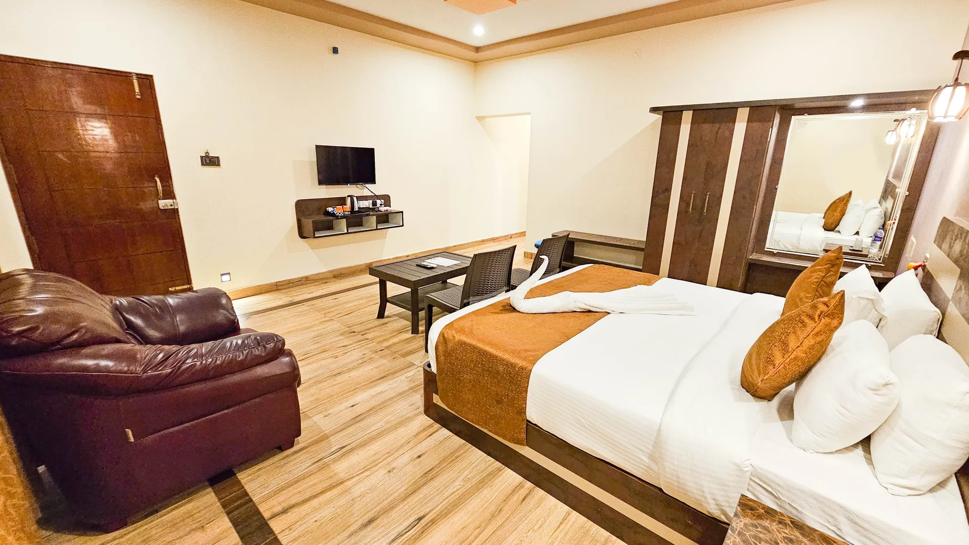 iHotels Yercaud. Room