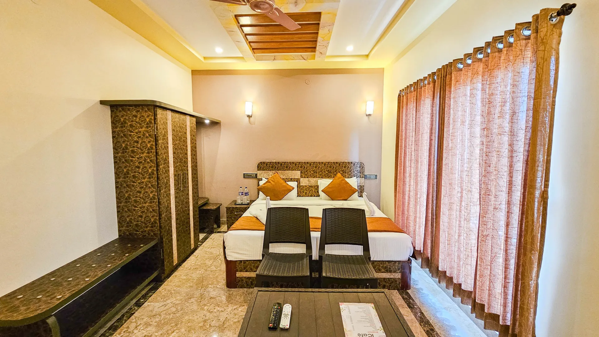 iHotels Yercaud. Room
