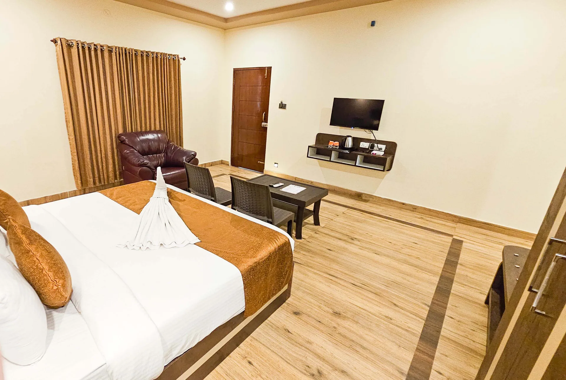 iHotels Yercaud. Room