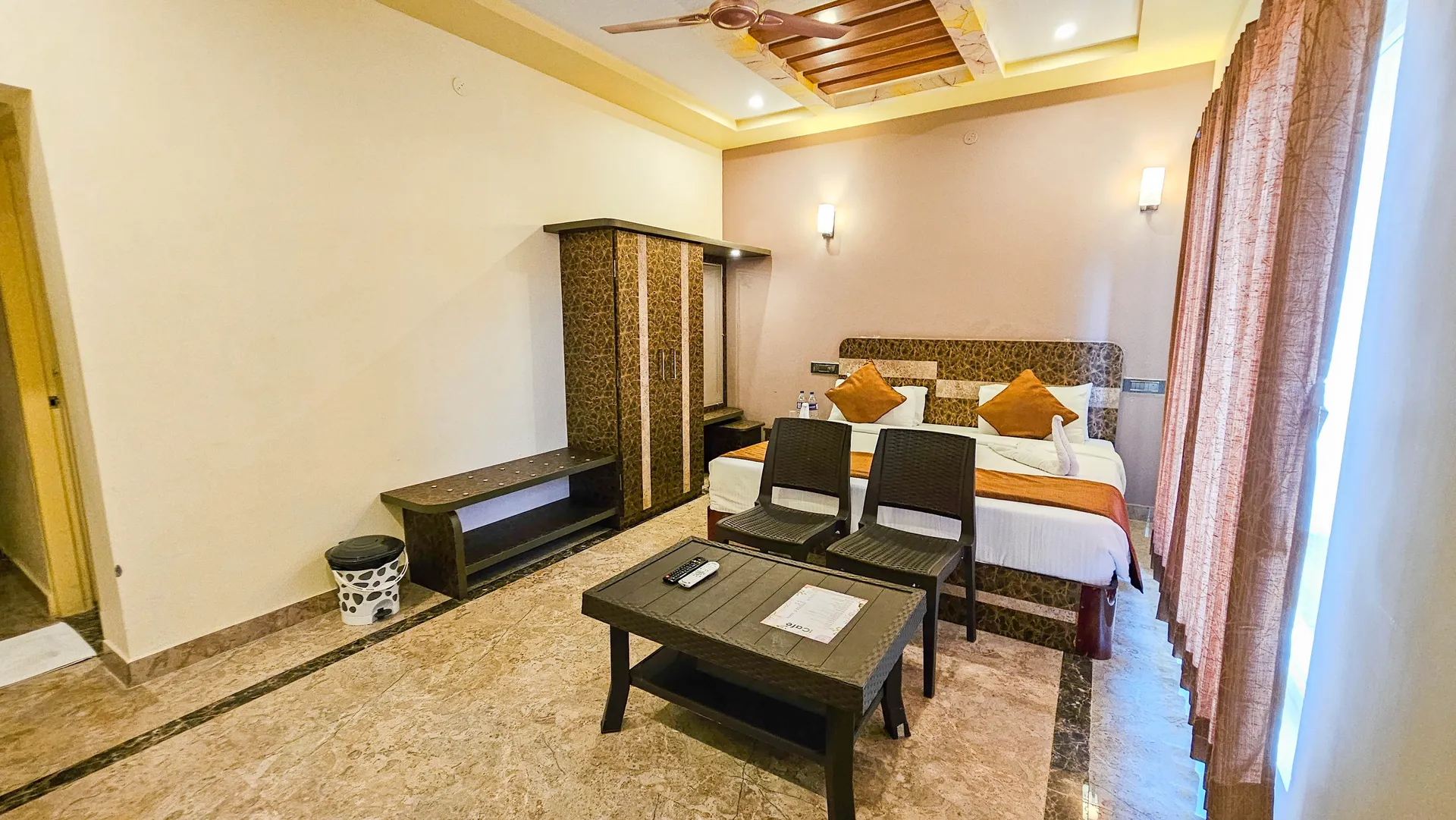 iHotels Yercaud. Room