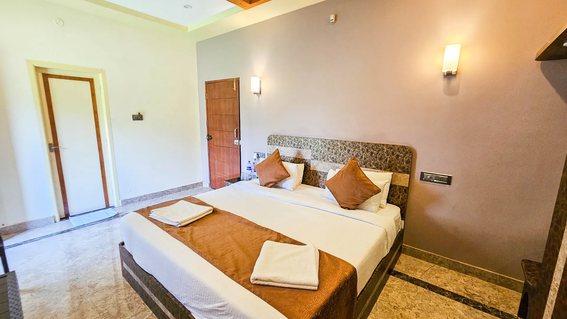 iHotels Yercaud. Room