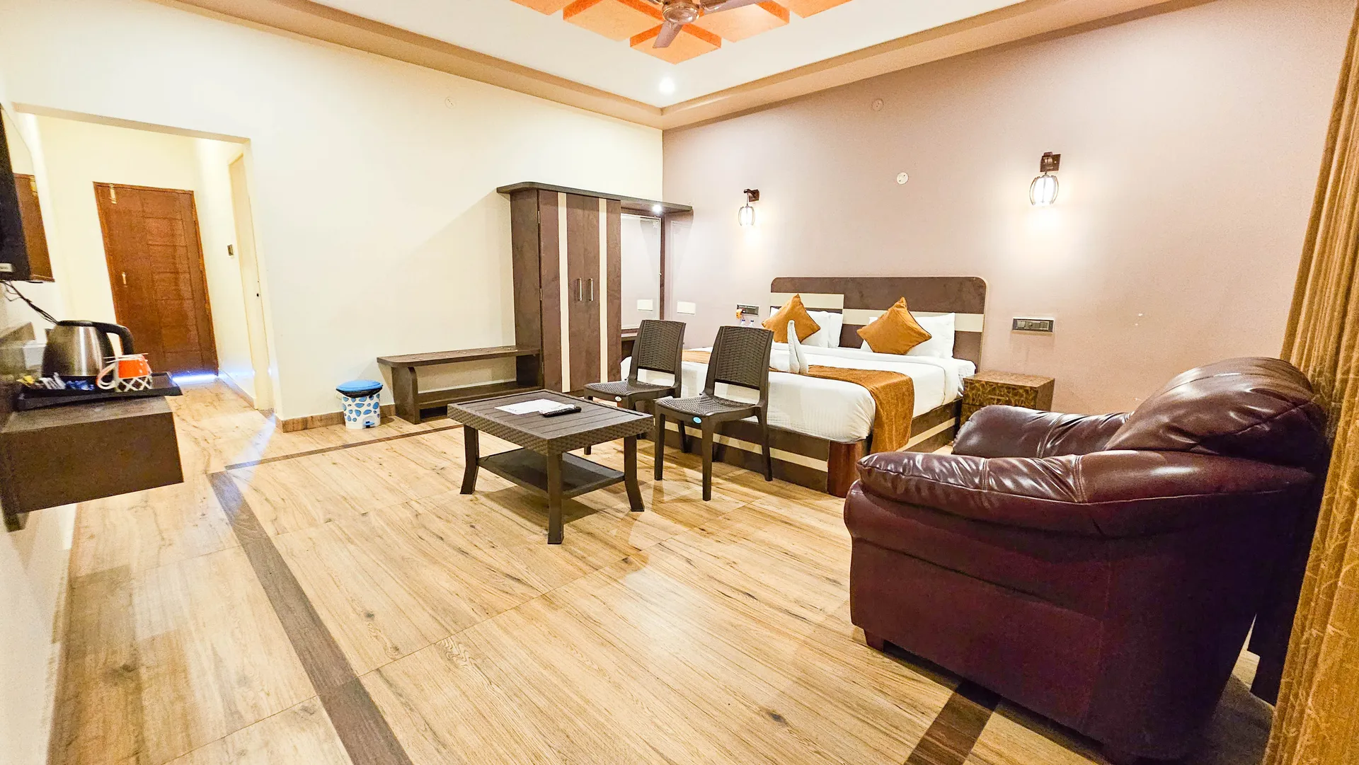 iHotels Yercaud. Room