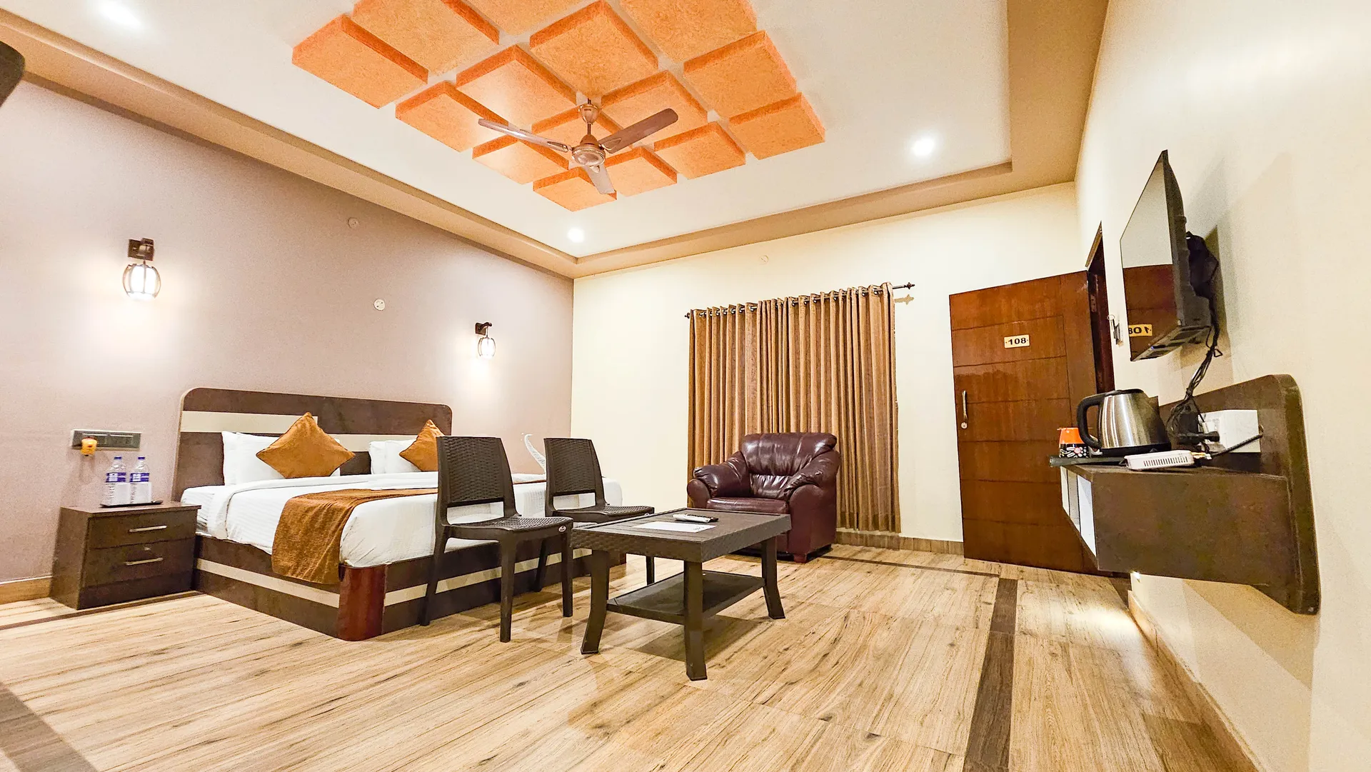 iHotels Yercaud. Room