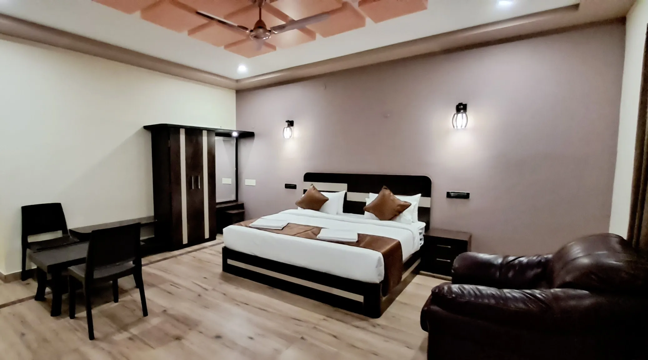 iHotels Yercaud. Room