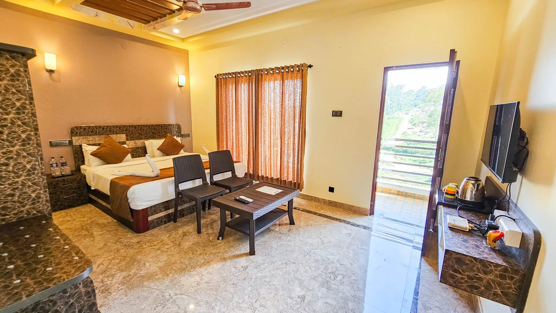 iHotels Yercaud. Room