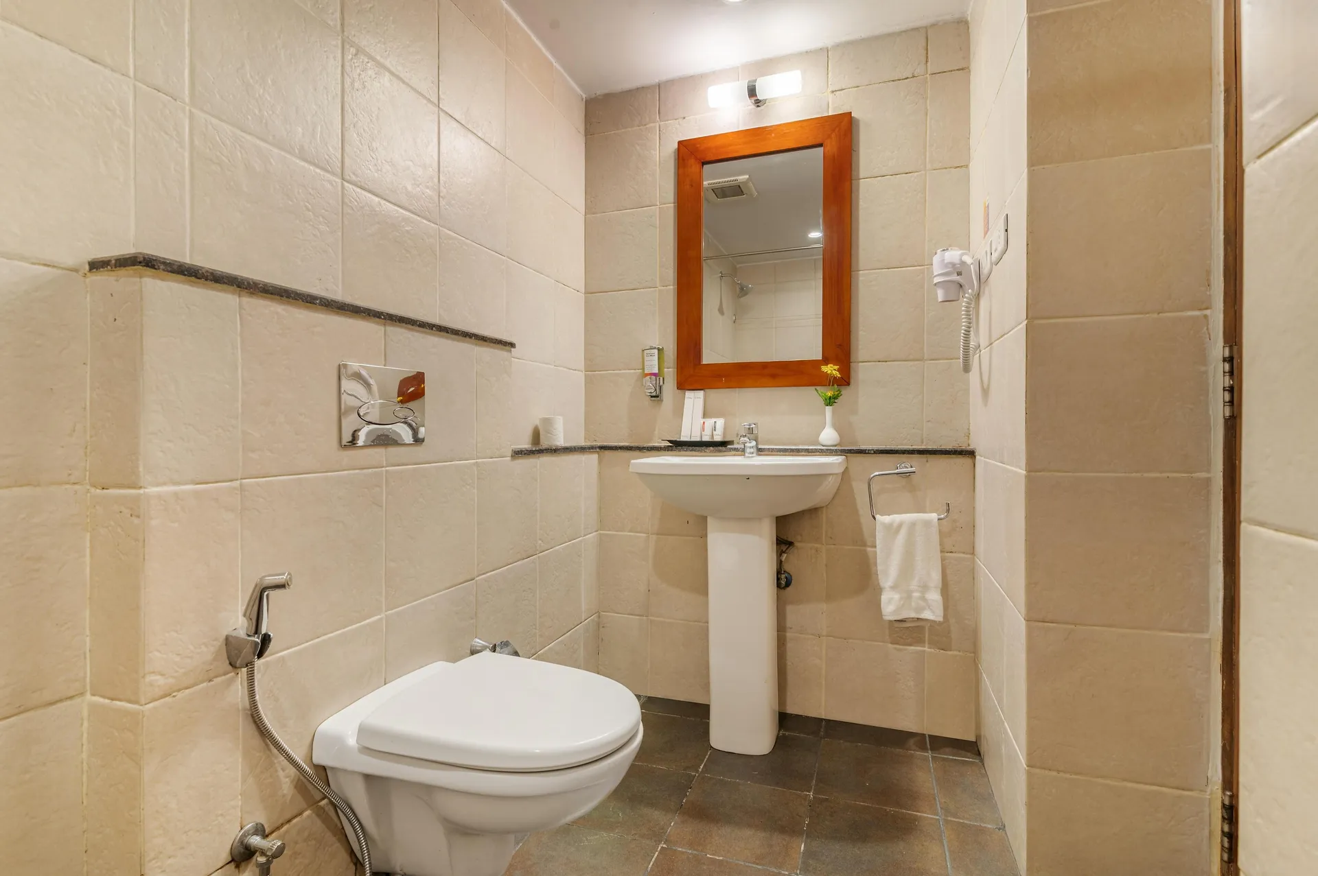 Sterling Yercaud Room