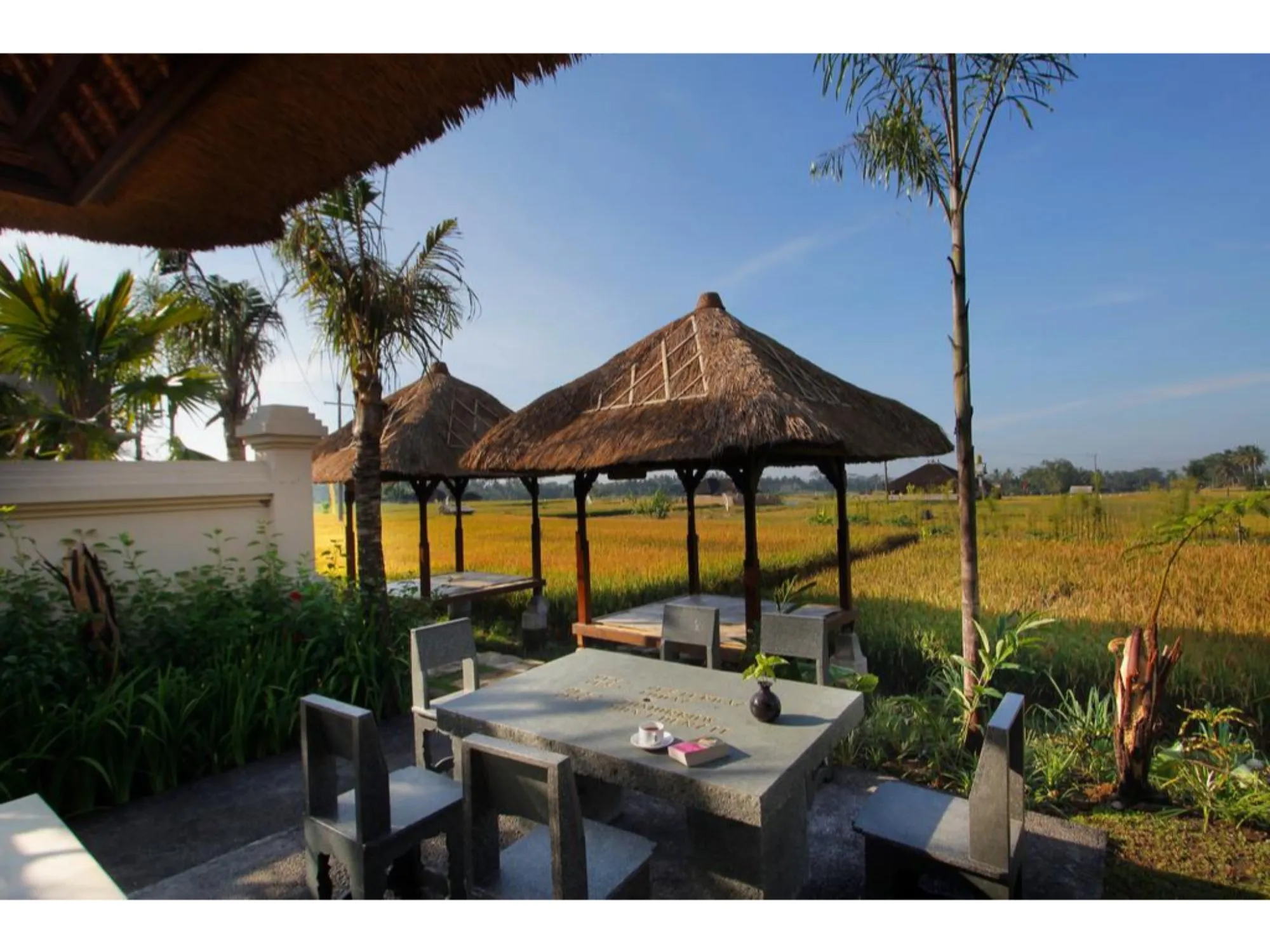 Alam Puisi Villa Dining
