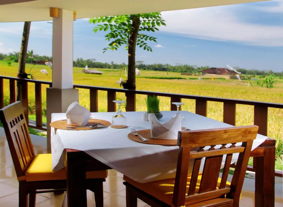 Alam Puisi Villa Dining