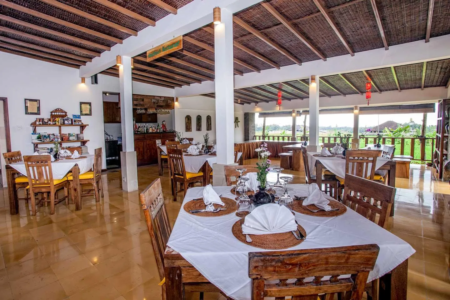 Alam Puisi Villa Dining