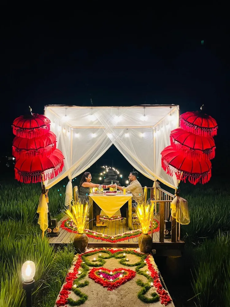 Alam Puisi Villa Dining
