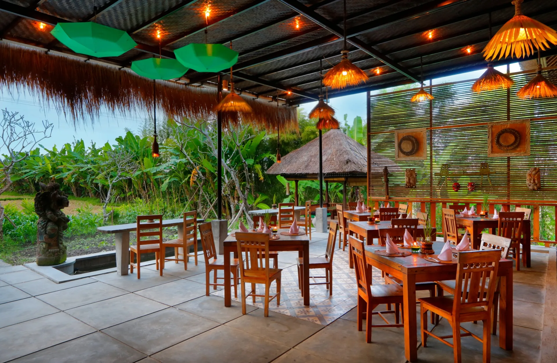 Alam Puisi Villa Dining