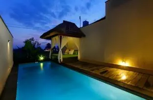 Alam Puisi Villa Swimming Pool