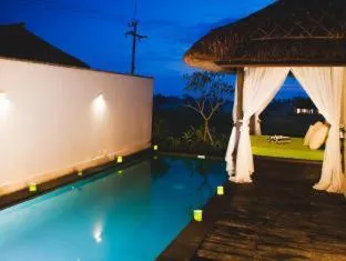 Alam Puisi Villa Swimming Pool