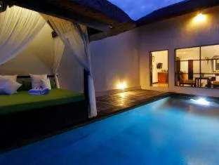 Alam Puisi Villa Swimming Pool