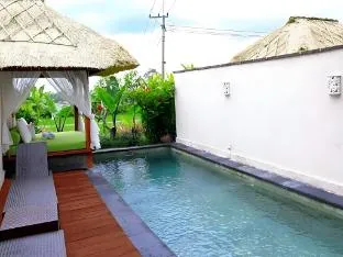 Alam Puisi Villa Swimming Pool