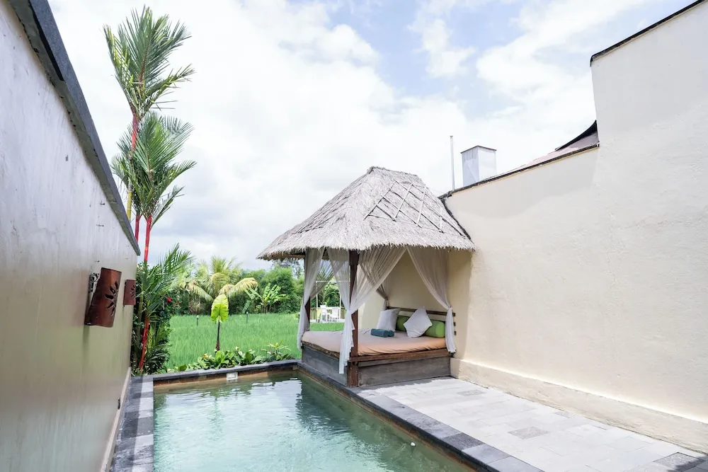 Alam Puisi Villa Swimming Pool