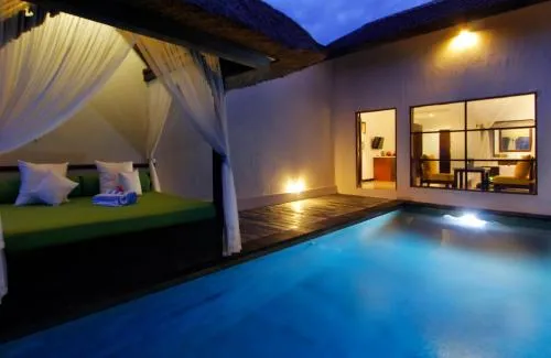 Alam Puisi Villa Swimming Pool