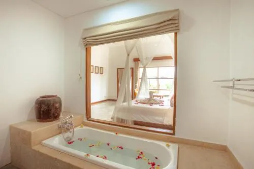 Alam Puisi Villa Washroom