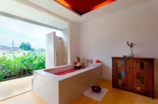 Alam Puisi Villa Washroom