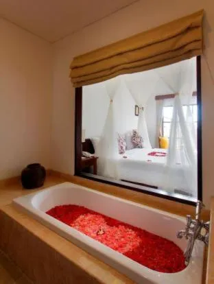 Alam Puisi Villa Washroom