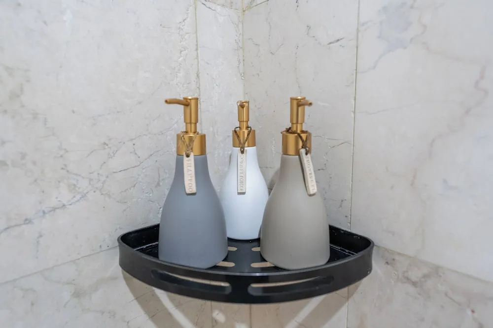 Alam Puisi Villa Washroom