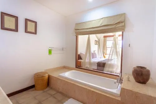 Alam Puisi Villa Washroom