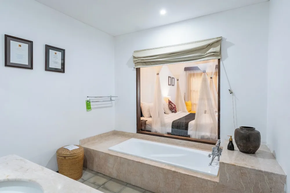 Alam Puisi Villa Washroom