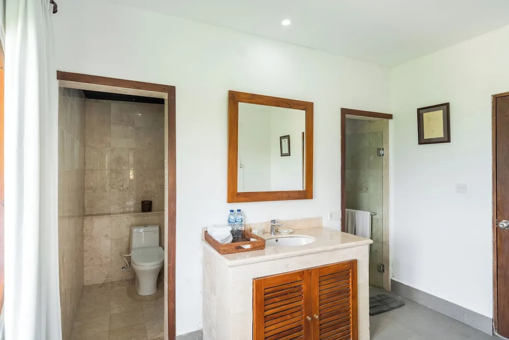 Alam Puisi Villa Washroom