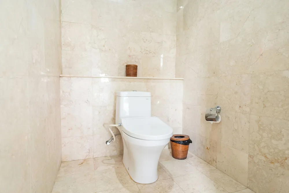 Alam Puisi Villa Washroom