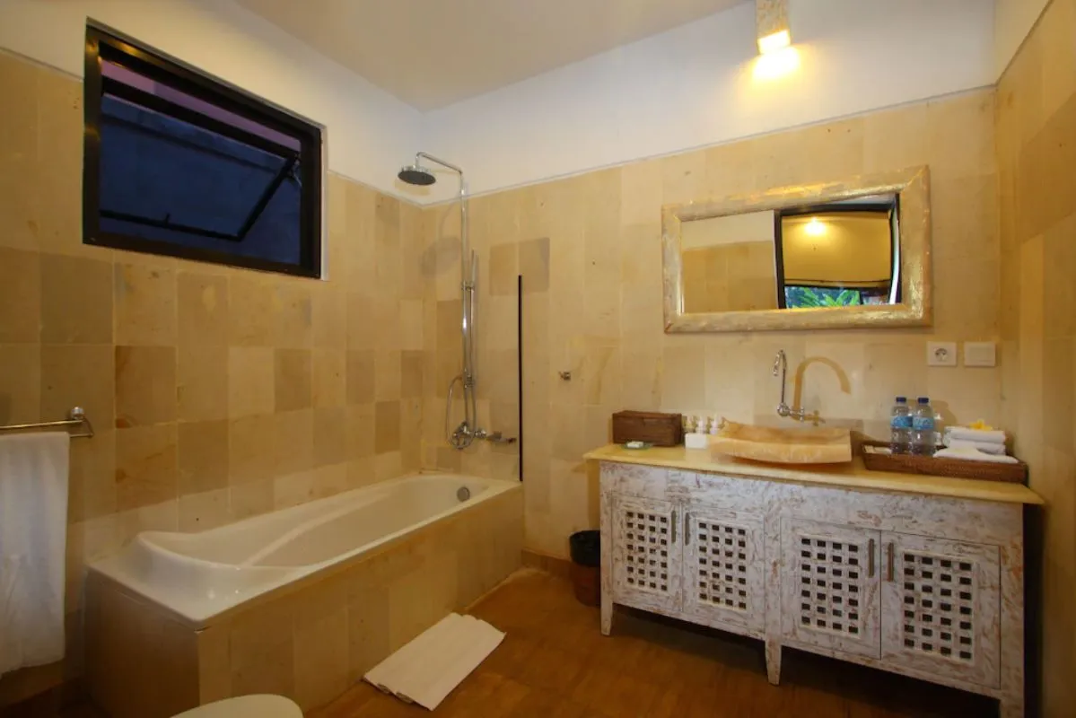 Alam Puisi Villa Washroom