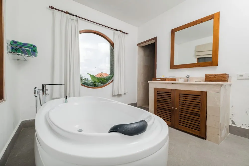 Alam Puisi Villa Washroom