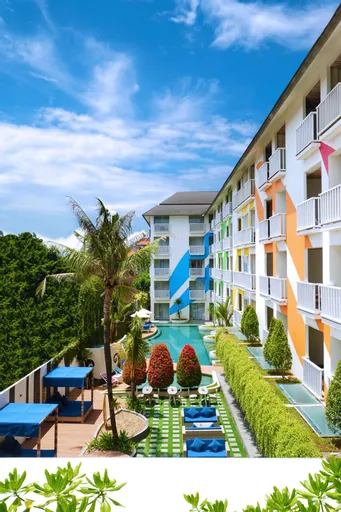 Bliss Surfer Hotel Legian Facade